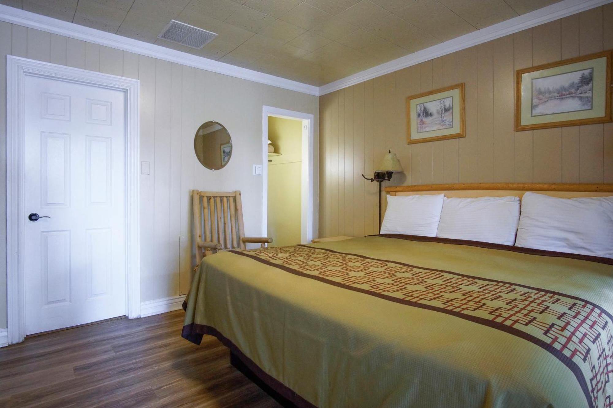 Motel Gables & Burney